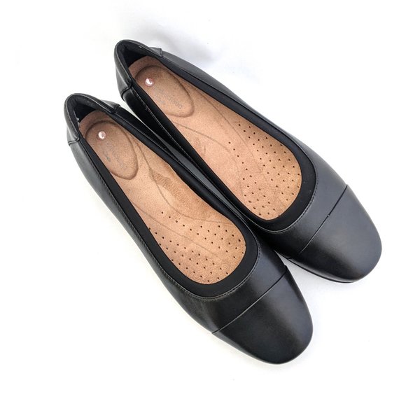 Clarks Un Darcey Cap Flats - Picture 2 of 4